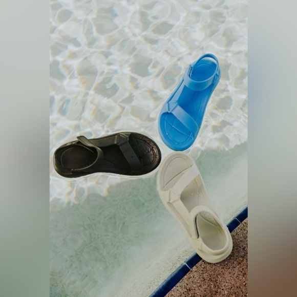 Roolee black Haven sandals size 7 - Picture 4 of 11